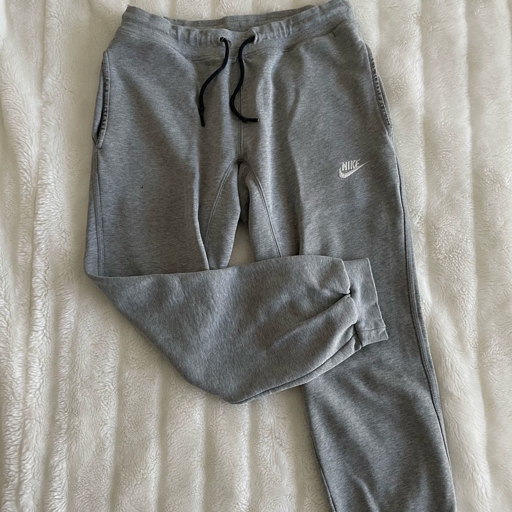 grey nike sweatpants